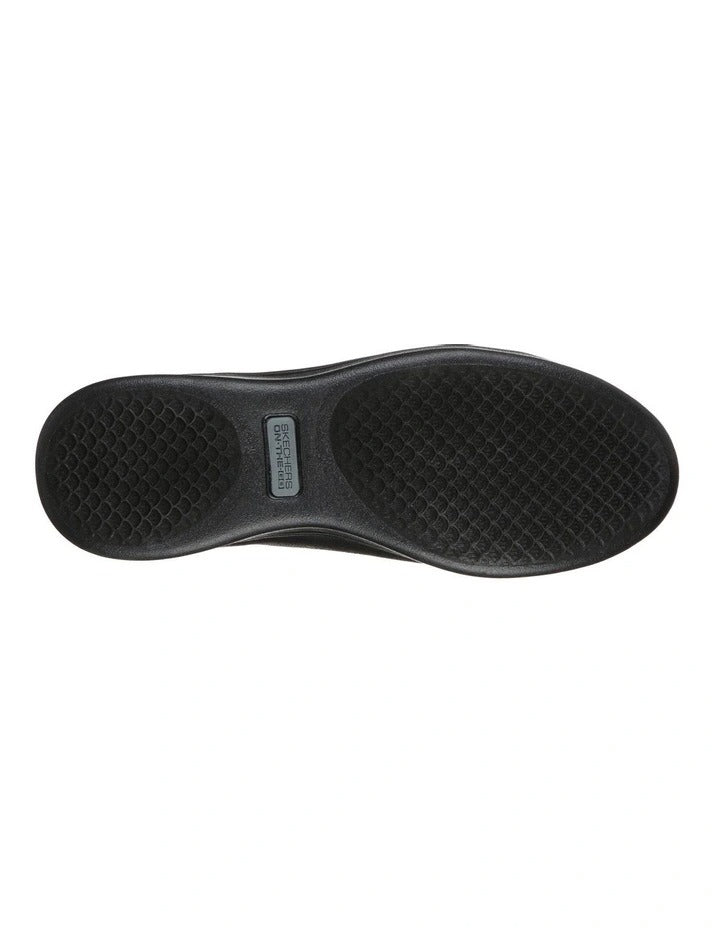 Skechers On The Go Dreamy Shoe in Black - lightweight cushioned casual slip-on shoes for women