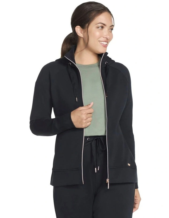 Skechers Skechluxe Elevate Full Zip Jacket JA196 in Black – Women’s premium zip-up jacket with sleek design, soft fabric, and versatile everyday style