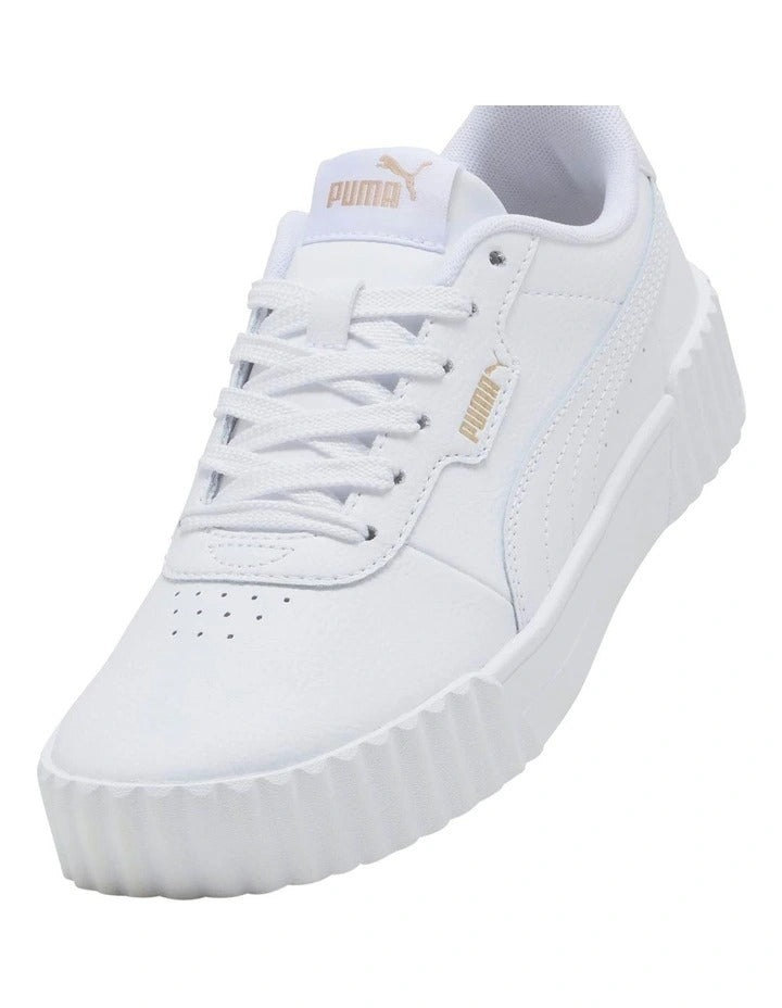 Puma Carina 3.0 women’s leather sneakers with flat heel, Softfoam cushioning, and tennis-inspired design