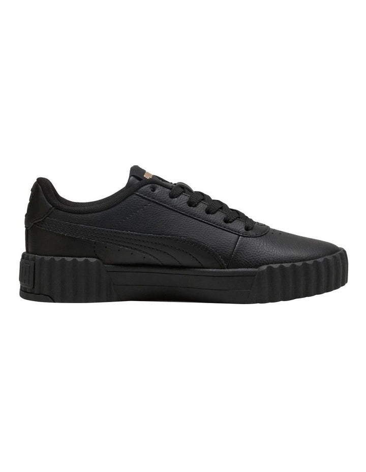 Puma Carina 3.0 women’s leather sneakers with flat heel, Softfoam cushioning, and tennis-inspired design