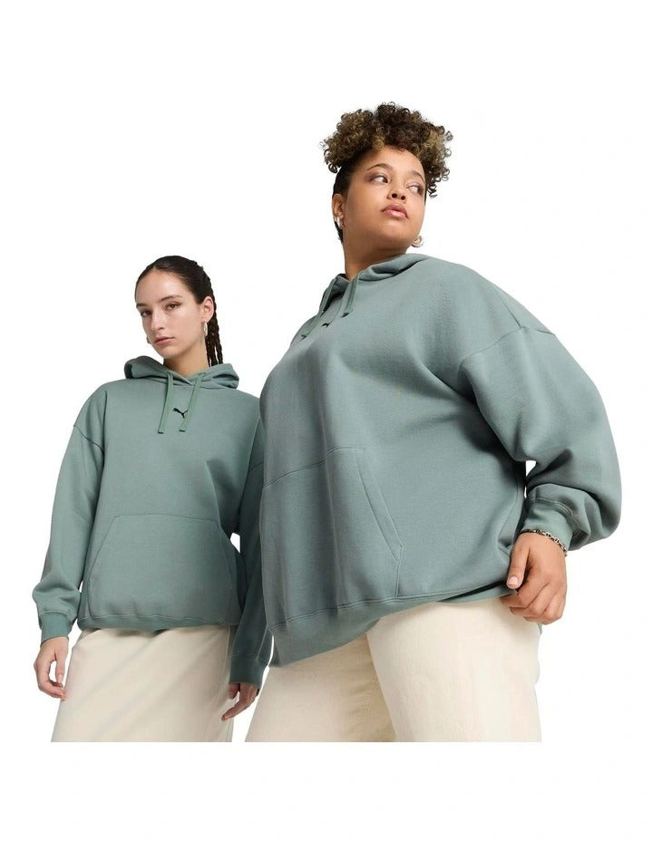 Puma ESS Oversized Hoodie in casual style with Cat Logo embroidery and adjustable hood