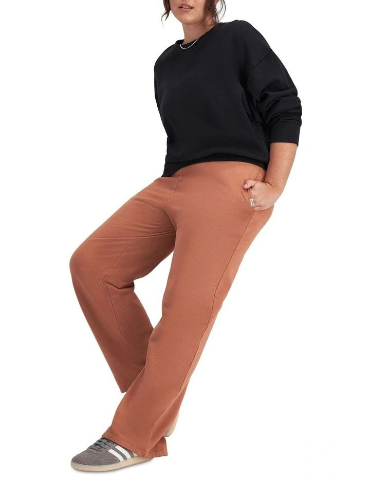 Sweats Cotton Fleece Pullover with crew neck, ribbed cuffs and waistband, made from soft cotton fleece for everyday comfort