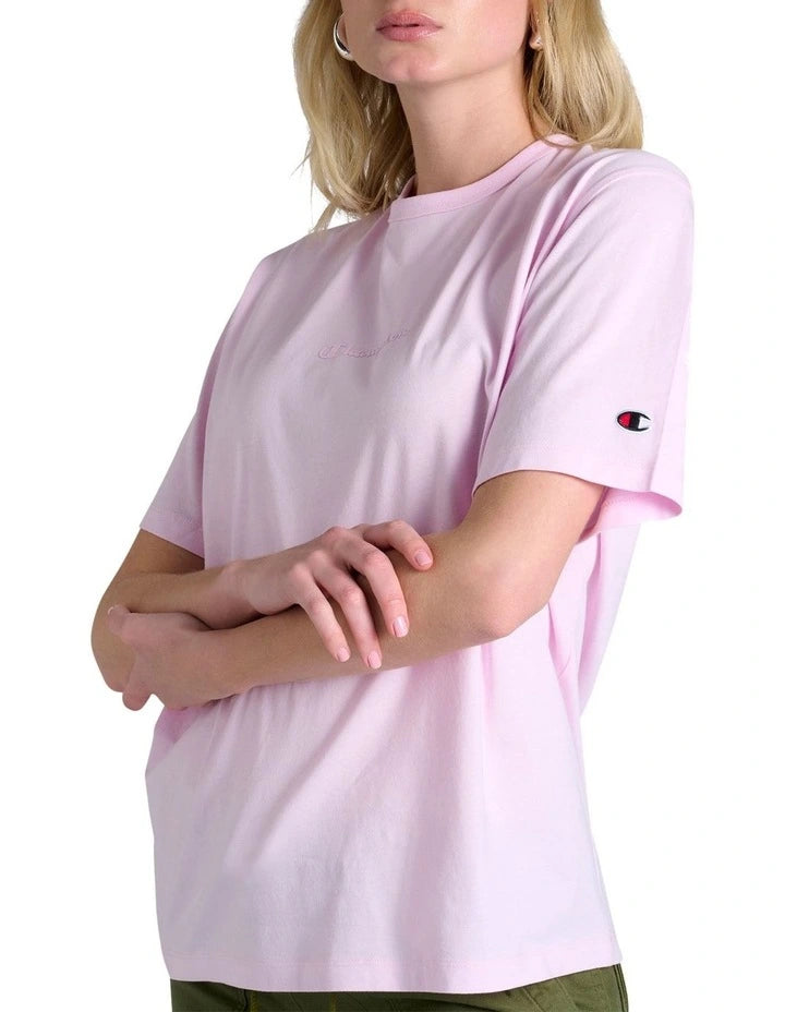 Casual women’s Champion script tee in pink