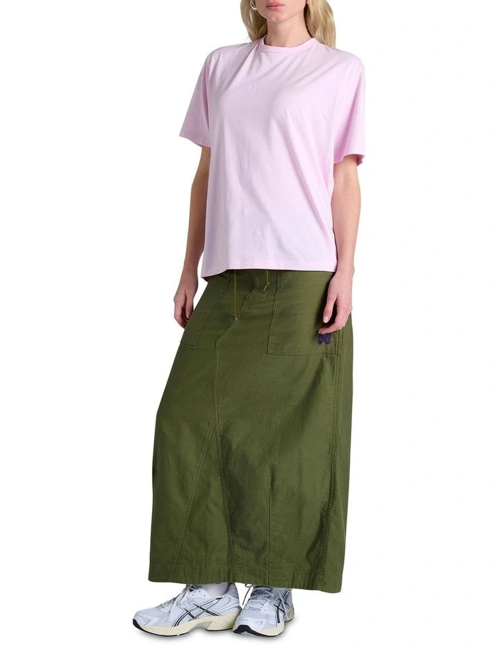 Casual women’s Champion script tee in pink