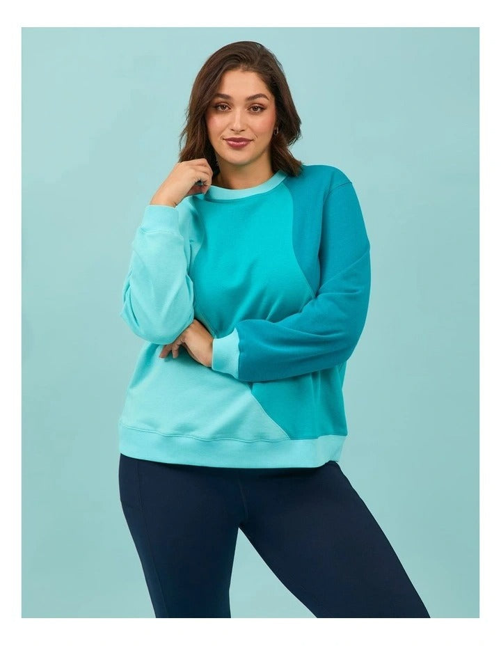 Taking Shape Active Cotton Spliced Sweatshirt in Deep Peacock Multi with wave design and ribbed cuffs