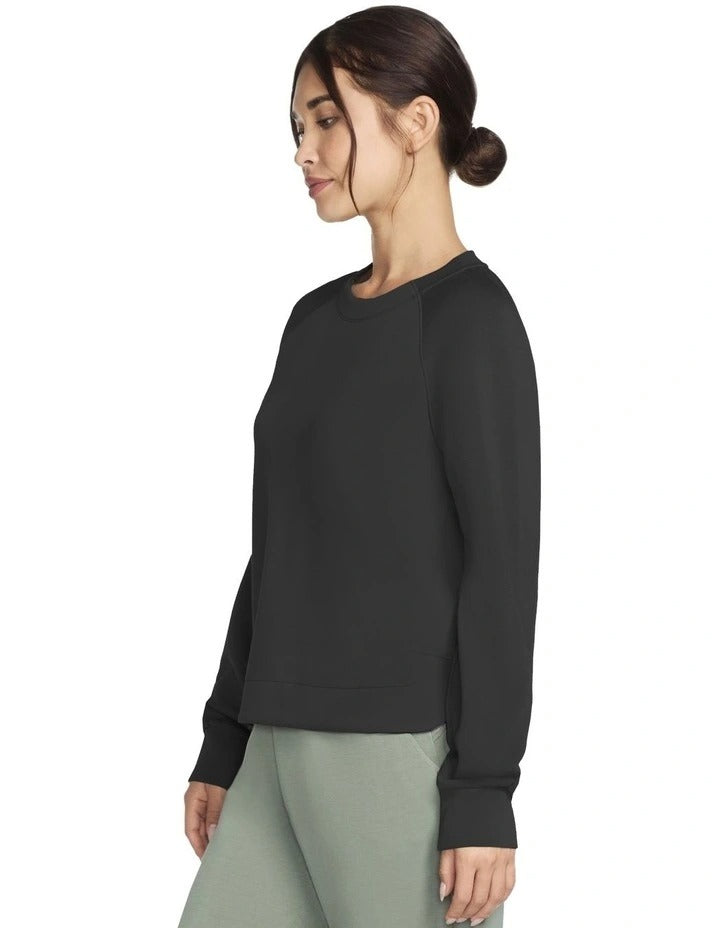 Skechers Skechluxe Elevate Crewneck in Black – Women’s premium crewneck jumper with soft fabric, modern fit, and versatile everyday style