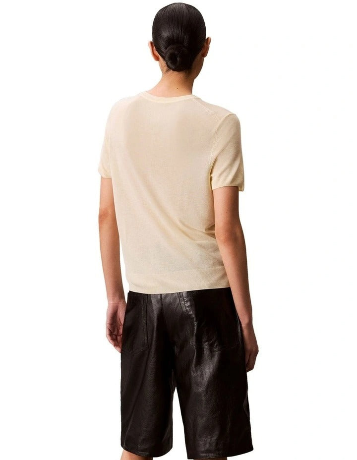 Calvin Klein women’s 100% viscose top with classic fit and ribbed knit trim – minimalist essential in refined style
