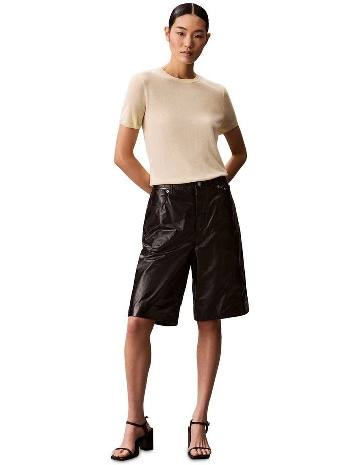 Calvin Klein women’s 100% viscose top with classic fit and ribbed knit trim – minimalist essential in refined style