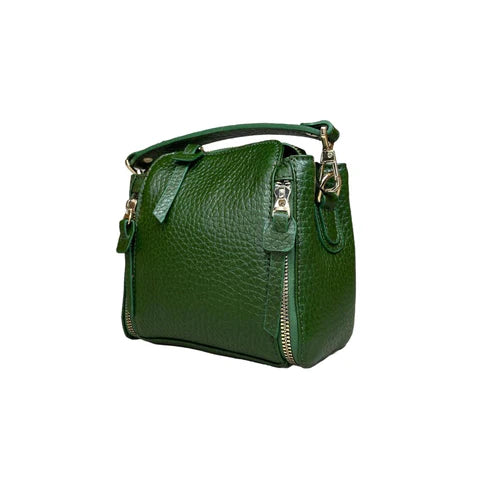Elegant green leather handbag with gold-tone hardware — LeatherLuxe women’s shoulder bag made from premium genuine leather, ideal for everyday style and fashion.
