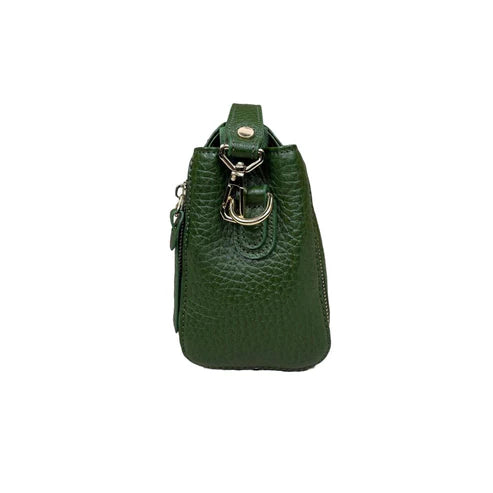 Elegant green leather handbag with gold-tone hardware — LeatherLuxe women’s shoulder bag made from premium genuine leather, ideal for everyday style and fashion.