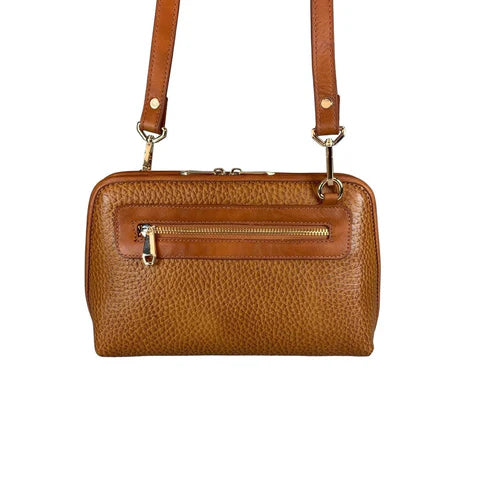 Elegant brown leather clutch bag with detachable shoulder strap, crossbody design, and premium stitching — LeatherLuxe women’s handbag.
