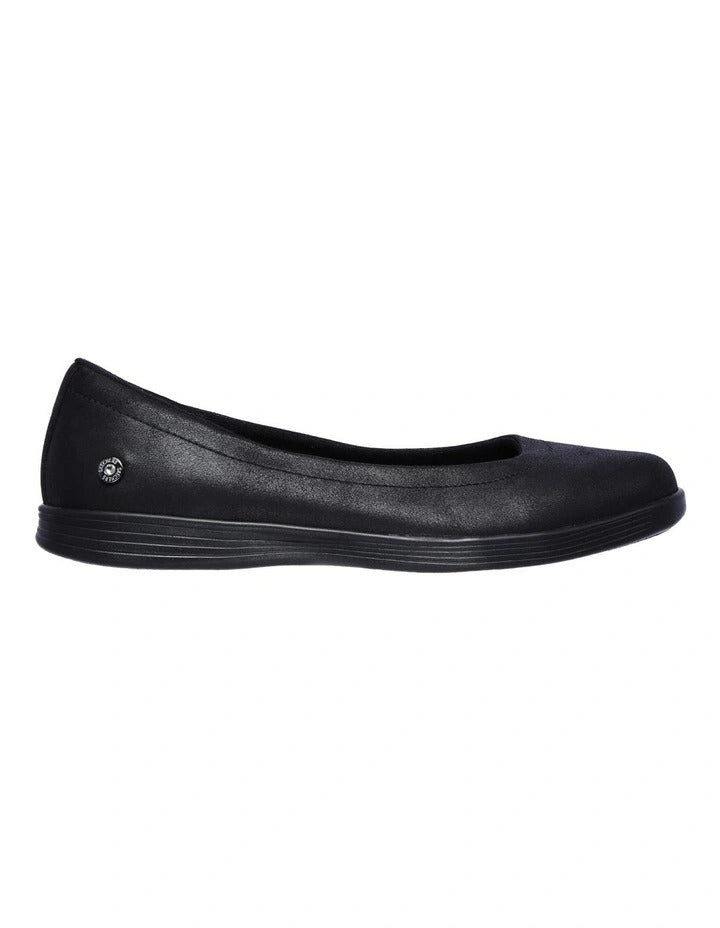 Skechers On The Go Dreamy Shoe in Black - lightweight cushioned casual slip-on shoes for women