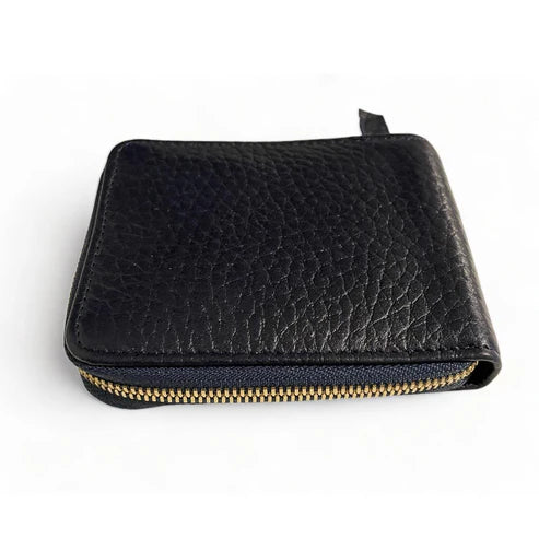 LeatherLuxe genuine leather wallet with zip closure — sleek brown card holder made from premium full-grain leather, designed for men and women for secure everyday use.