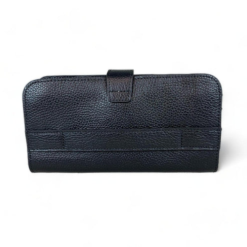 Elegant LeatherLuxe women’s leather clutch wallet featuring premium craftsmanship, sleek design, and multiple card holder compartments — perfect for stylish everyday use.