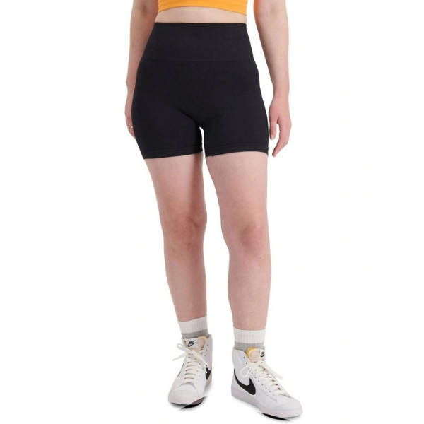 Bonds Move Seamless Hot Short in Black women’s athletic workout shorts