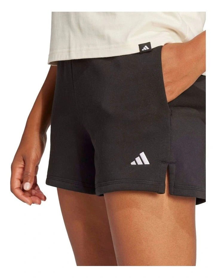 Adidas Essentials Small Logo cozy fleece shorts for men in cotton-polyester blend with 3 Bar Logo and side slits