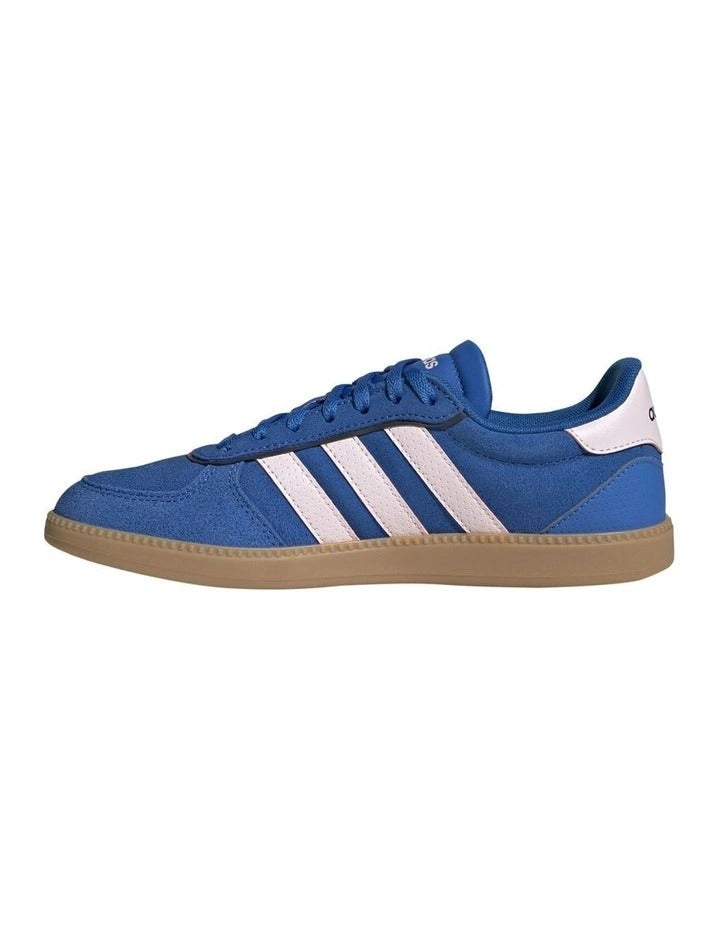 Adidas Breaknet Sleek Women’s Shoes with slim synthetic upper, memory foam comfort, and classic 3-stripes design
